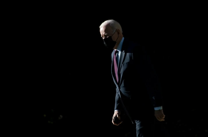 Le président américain Joe Biden à l'extérieur de la Maison Blanche à Washington, le 17 novembre 2021