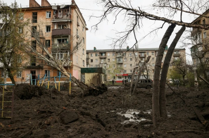 Vue d'un quartier résidentiel de Sloviansk, dans le Donbass, en Ukraine, le 14 avril 2023, après une attaque aux missiles