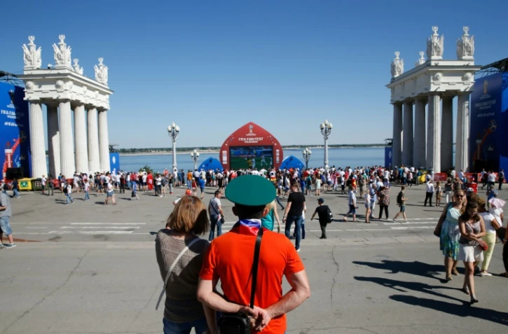 La fan zone officielle de Volgograd encore clairsemée à quelques heures de la rencontre Tunisie-Angleterre dans cette ville, le 18 juin 2018  