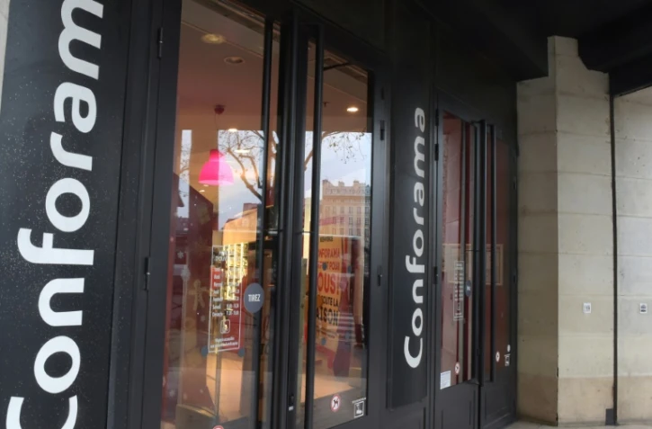 Les salariés du magasin Conforama Pont-neuf étaient amers mardi, au lendemain de l'annonce de la suppression de 1.900 emplois et de la fermeture de 32 magasins dont le leur, situé dans le centre de Paris