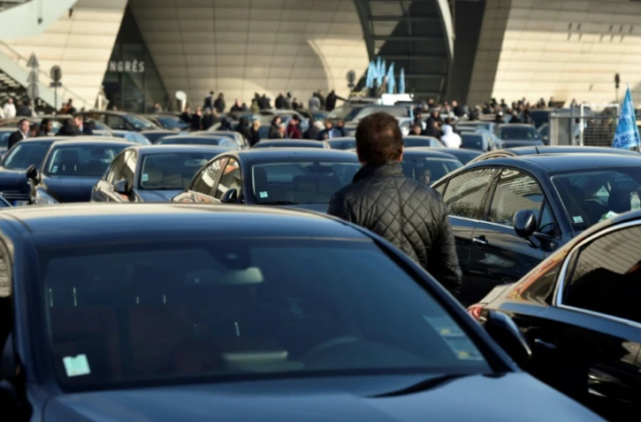 Rassemblement de VTC le 15 décembre 2016 porte Maillot à Paris
