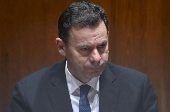 Le Premier ministre portugais Luis Montenegro lors d'u, débat parlementaire avant un vote de confiance au gouvernement, le 11 mars 2025 à Lisbonne