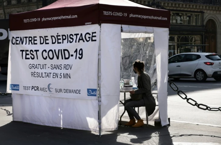 Un centre de test Covid-19, le 31 mars 2021 Ă Paris