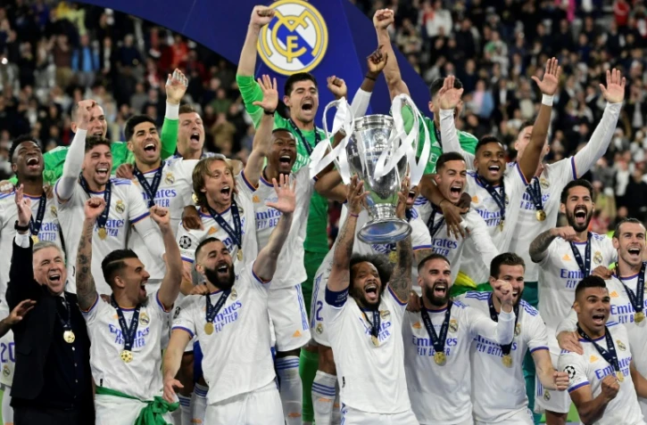 La joie des Madrilènes, champions d'Europe après leur victoire, 1-0 en finale face à Liverpool, le 28 mai 2022 au Stade de France à Saint-Denis