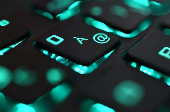 La Russie a annoncé avoir démantelé le groupe de hackeurs REvil, considéré comme le groupe de cybercriminels le plus redoutable en manière de rançongiciels, sur demande des Etats-Unis