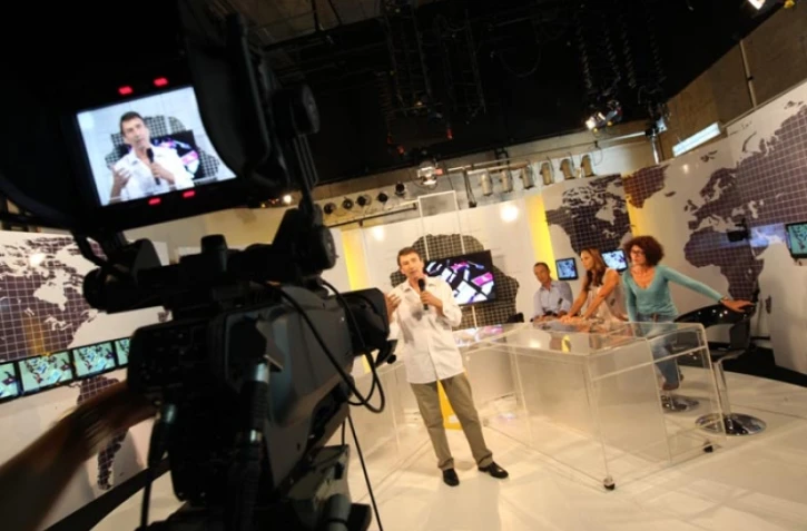 Vendredi 16 Septembre 2011


Jean-Marc Collienne arrive sur Réunion Première