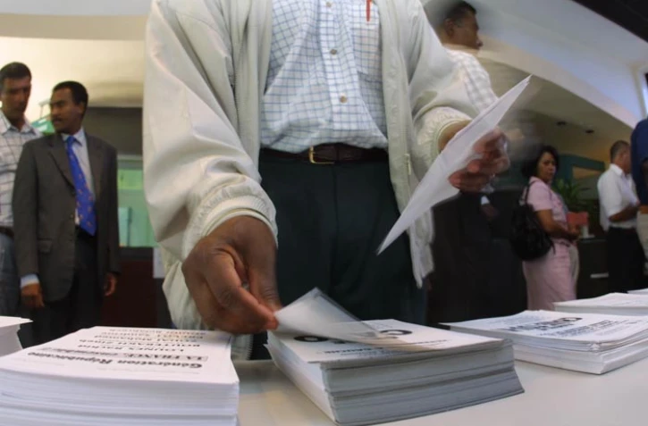 Election sénatoriale de 2001