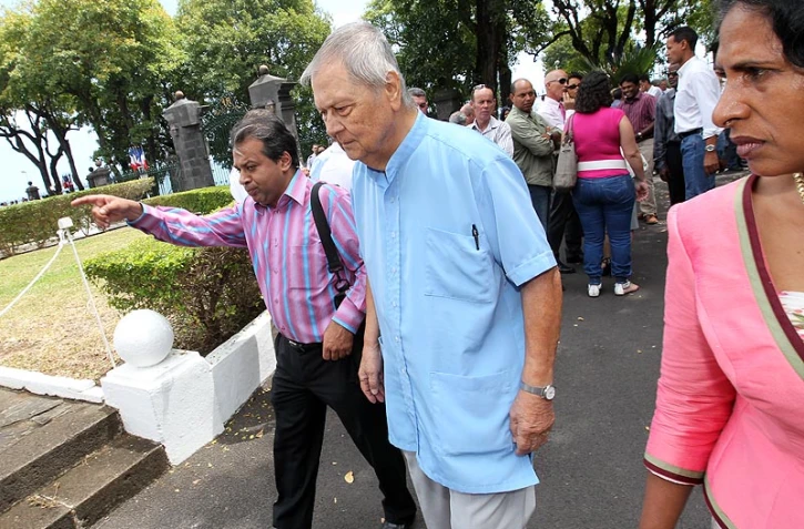 Dimanche 25 Septembre 2011

Paul Verges et Gelita Hoarau