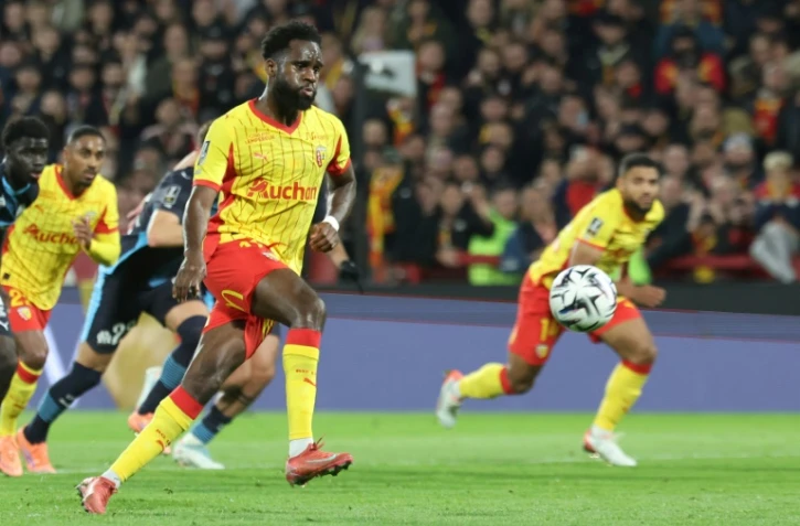 Odsonne Edouard inscrit un penalty pour Lens face à Marseille, le 25 octobre 2025 au stade Bollaert