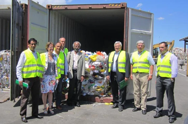 Vendredi 30 septembre 2011 - Renouvellement de contrat entre le TCO et la société Eco-Emballages (photo DR)