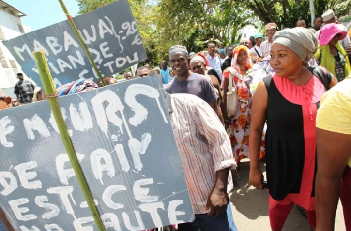 Lundi 10 Octobre 2011
Manifestation Ă Mayotte