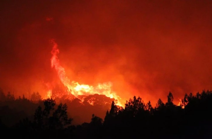 Mardi 25 octobre 2011
Incendie sur la route forestière du Tévelave