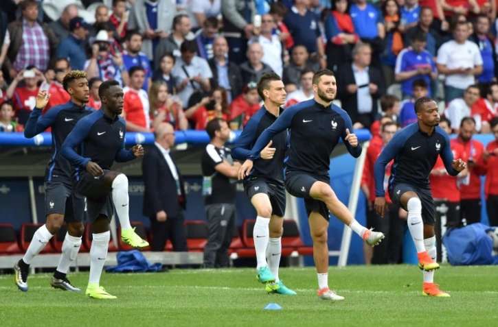 Les joueurs français à l'entraînement avant d'affronter la Suisse à l'Euro, le 19 juin 2016 à Lille