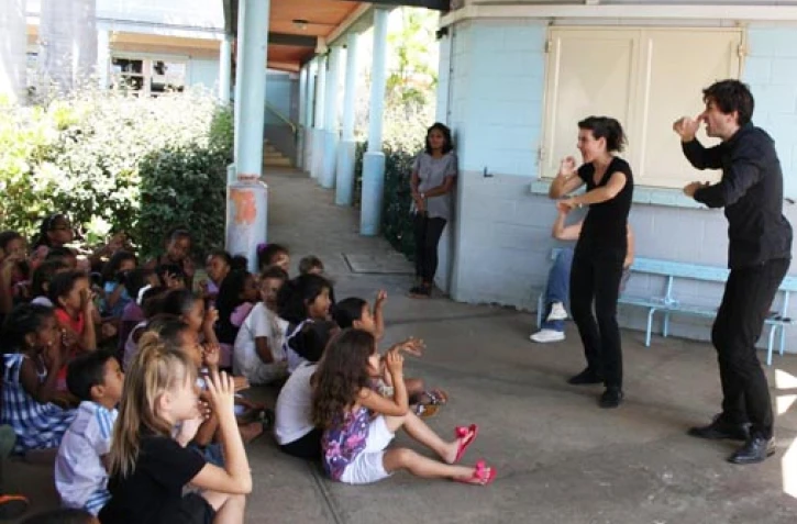 Lundi 31 octobre - &quot;La sorcière au balai&quot; raconté aux enfants de l'école Benjamin Hoarau du Port (photo DR)