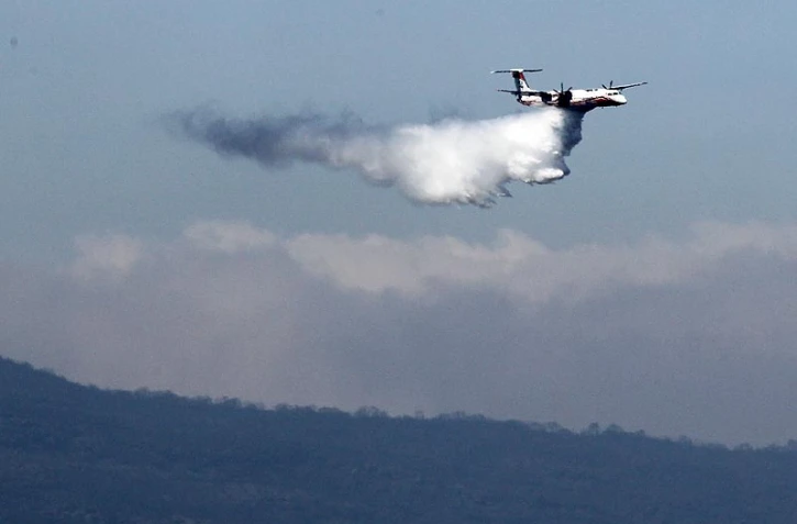 Jeudi 3 Novembre 2011


Le bombardier d'eau entre en action
