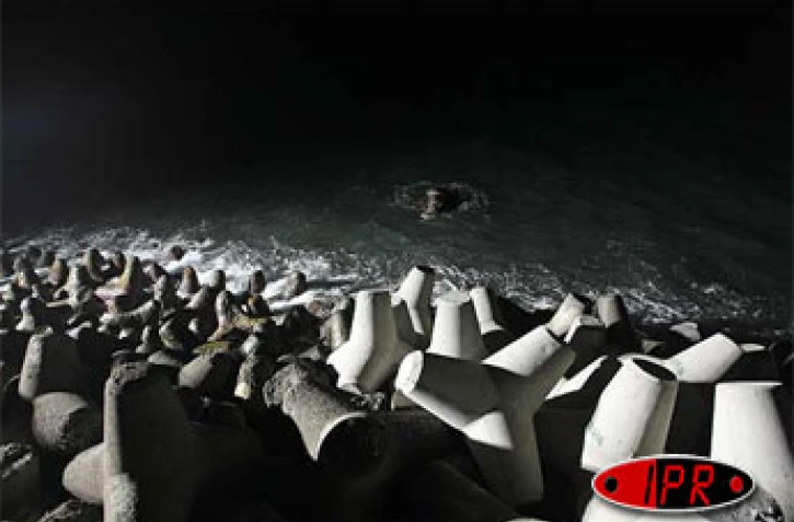 Tétrapodes en contrebas de la route du littoral