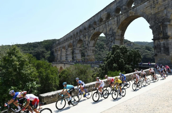 Julian Alaphilippe, maillot jaune, lors de la 16e étape du Tour de France 2019, une boucle gardoise autour de Nîmes, le 23 juillet 