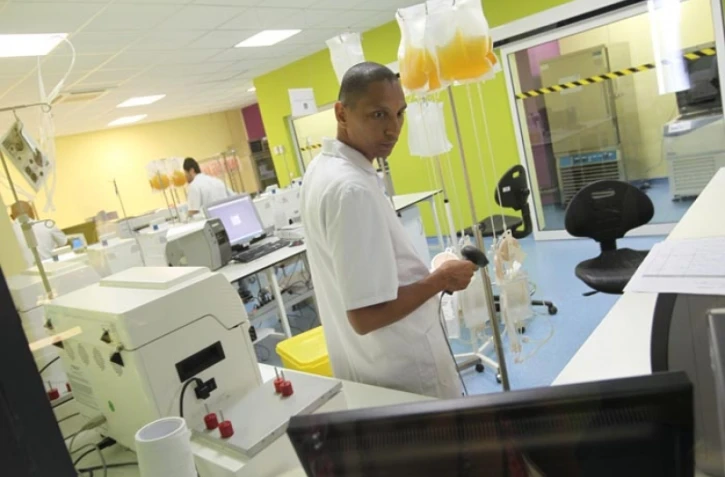 Etablissement français du sang au CHS de Bellepierre