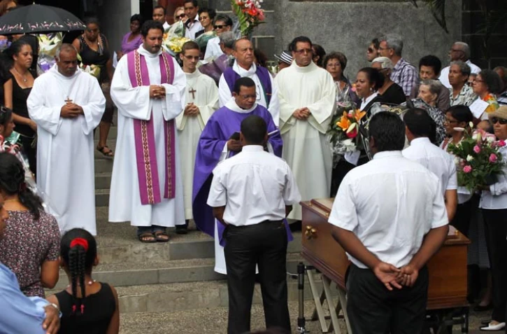 Jeudi 1 Décembre 2011

François Henry repose en terre réunionnaise