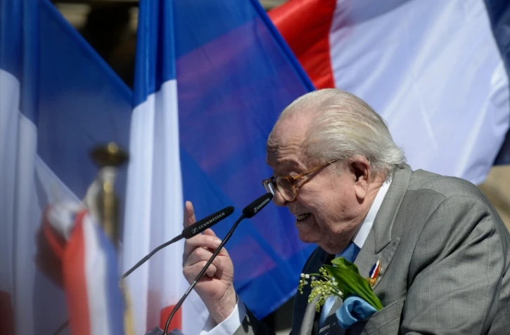 Jean-Marie Le Pen, président d'honneur exclu du FN, lors de son discours place des Pyramides le 1er mai 2016 à Paris
