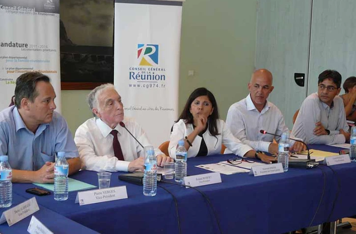 Jeudi 15 Décembre 2011

Conférence de presse du groupe majoritaire au  conseil général