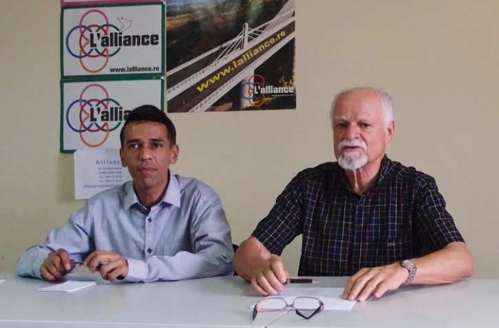 Vendredi 16 décembre 2011 - Elie Hoarau laisse son siège de député européen à Younous Omarjee