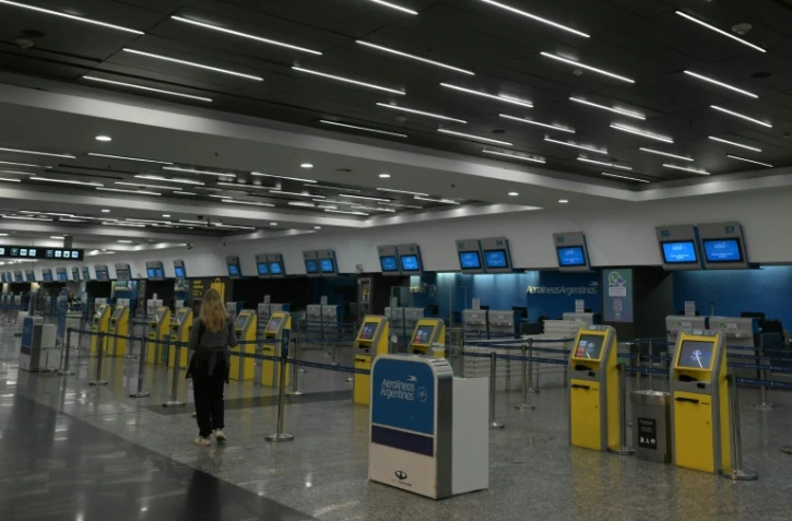 L'aéroport Jorge Newbery vide en raison des vols annulés lors d'une grève de 24 heures de tous les transports, à l'exception des bus, appelée par les syndicats contre la politique économique du président argentin Javier Milei, le 10 avril 2025 à Buenos Aires 