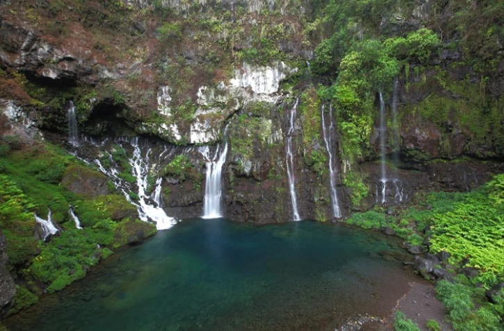 Cascade de la rivière Langevin (Saint-Joseph) en janvier 2012 (Photo Philippe Boyer pour www.ipreunion.com)...