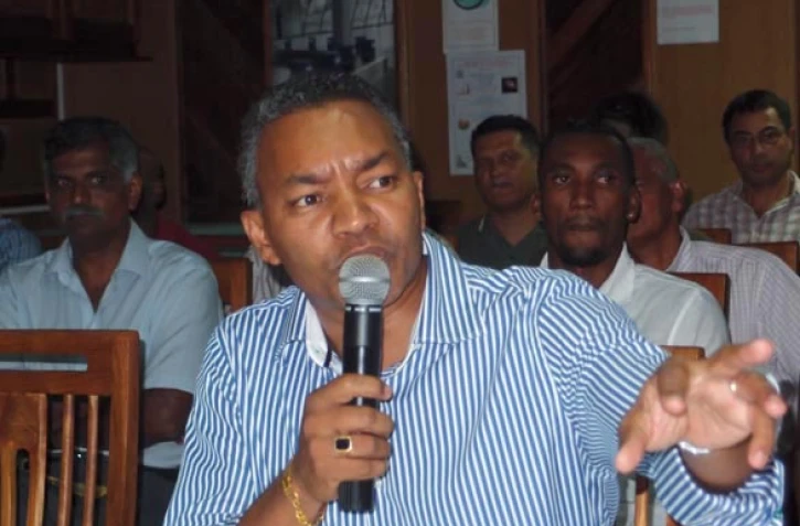 Mardi 3 janvier 2012 - Conférence de presse de Daniel Alamelou