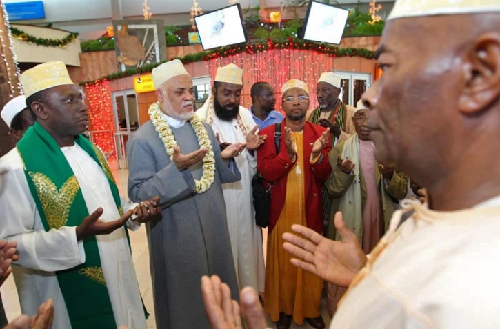 Mercredi 11 Janvier 2012
Arrivée de l'ex président Sambi à La Réunion