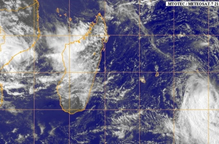 Funso et Ethel dans l'océan Indien (image satellite www.mtotec.com)