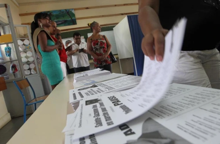 Dimanche 29 Janvier 2012

Elections municipales  partielles à Sainte-Suzanne