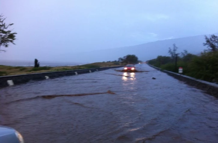 Saint-Leu - Dimanche 5 février 2012 - Les fortes pluies ont provoqué des inondation s à Saint-Leu
