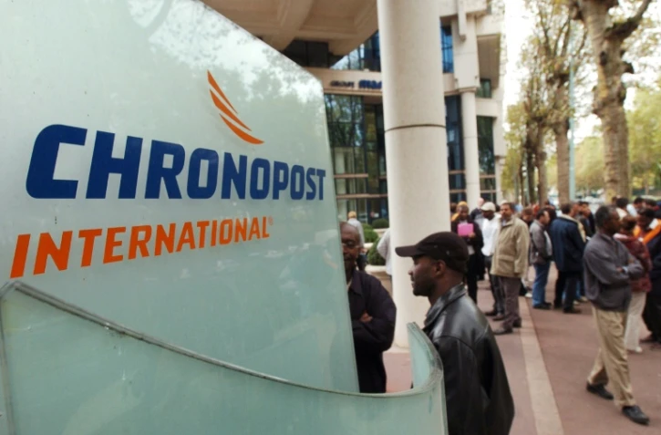 Les syndicats CGT et SUD PTT de La Poste dénoncent mercredi la décision "unilatérale" du groupe La Poste, qui veut mettre en place des livraisons de colis le dimanche par le biais de sa filiale Chronopost