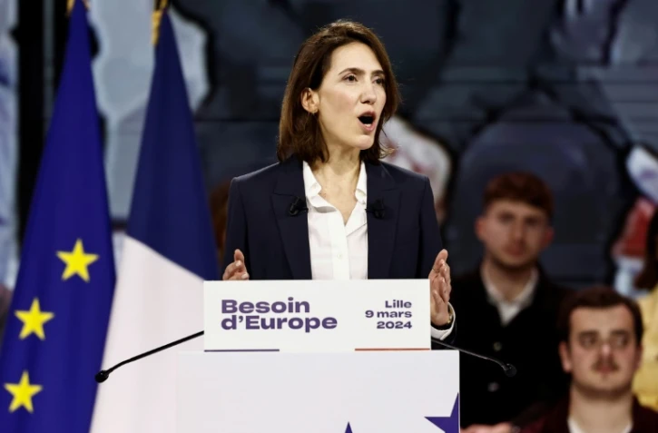 La tête de liste macroniste aux élections européennes Valérie Hayer (D) lors du lancement de la campagne des élections européennes de la majorité présidentielle à Lille, le 9 mars 2024