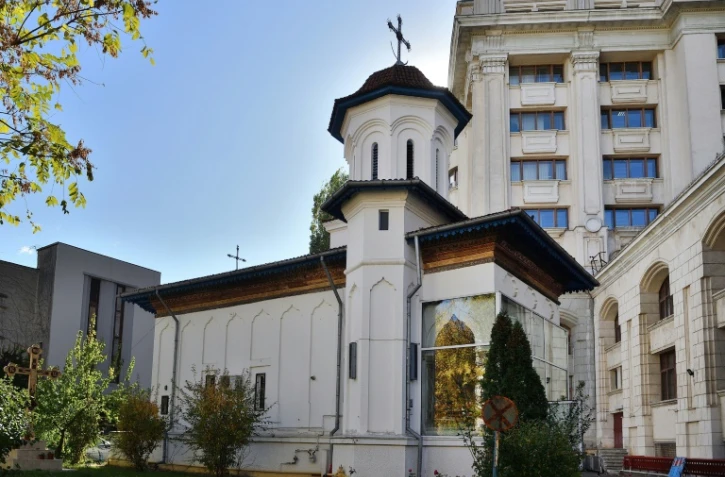 L'église orthodoxe de Schitul maicilor, érgiée en 1726, prise en photo à Bucarest le 30 octobre 2017