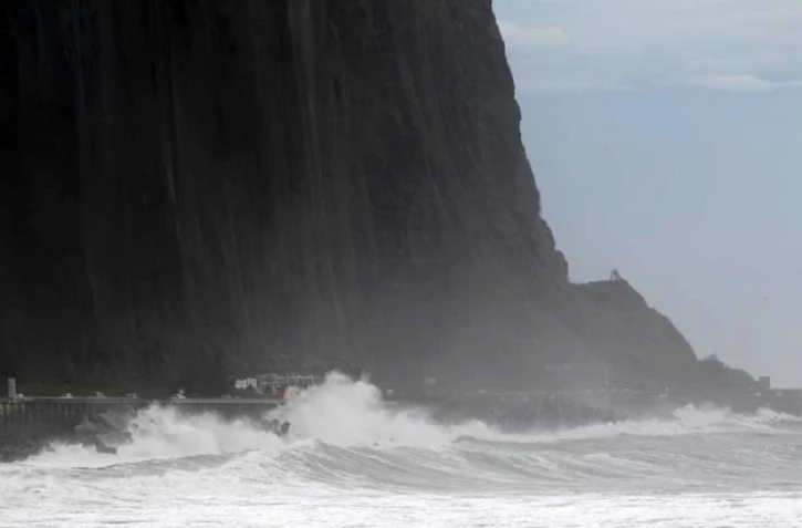 Dimanche 12 Février 2012
Cyclone Giovanna houle dans le nord est de l'île