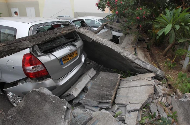 Lundi 13 février 2012 - Un mur s'est écroulé à Champ Fleuri