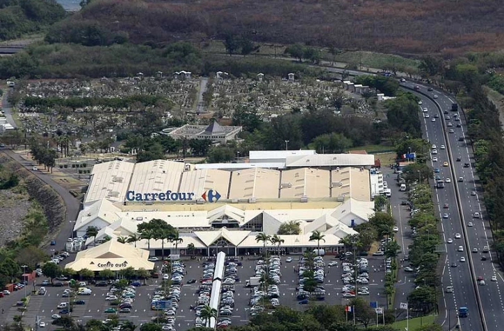 Carrefour à Saint-Denis