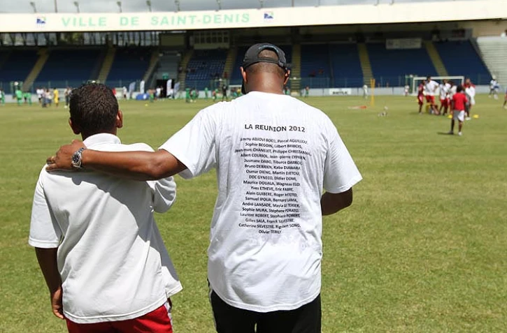 Mardi 13 mars 2012 - Les Black Stars, anciens joueurs professionnels de foot, sont allés  la rencontre des jeunes