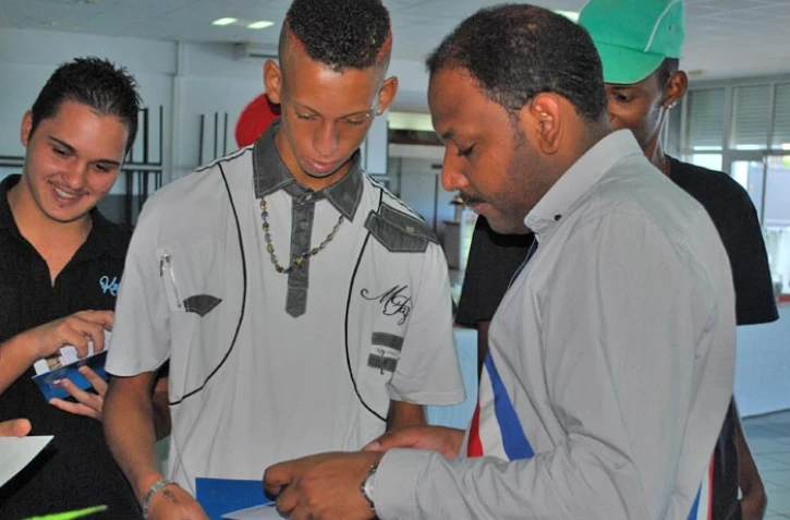 Mardi 13 mars 2012 - Cérémonie de citoyenneté à Saint-Leu (Photo D.R)