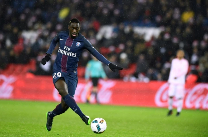 L'attaquant du PSG Jean-Kévin Augustin contrôle le ballon lors du match face à Lorient au Parc des Princes, le 21 décembre 2016