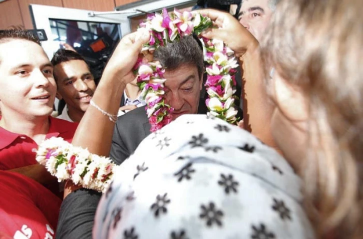 Dimanche 25 Mars 2012
Arrivée de Jean Luc Mélenchon à Gillot