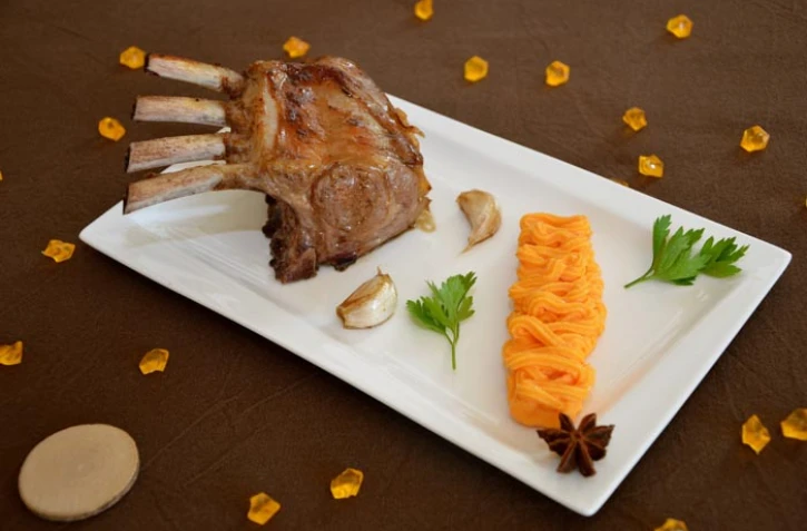 Kalou and Cook - Carré d'agneau au sirop la cuite (photo © nde/K&C)