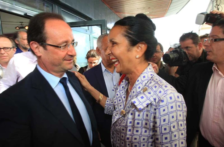 Dimanche 1er avril 2012 - Saint-Denis - Rencontre entre Huguette Bello, députée-maire de Saint-Paul et François Hollande, candidat PS à la présidentielle