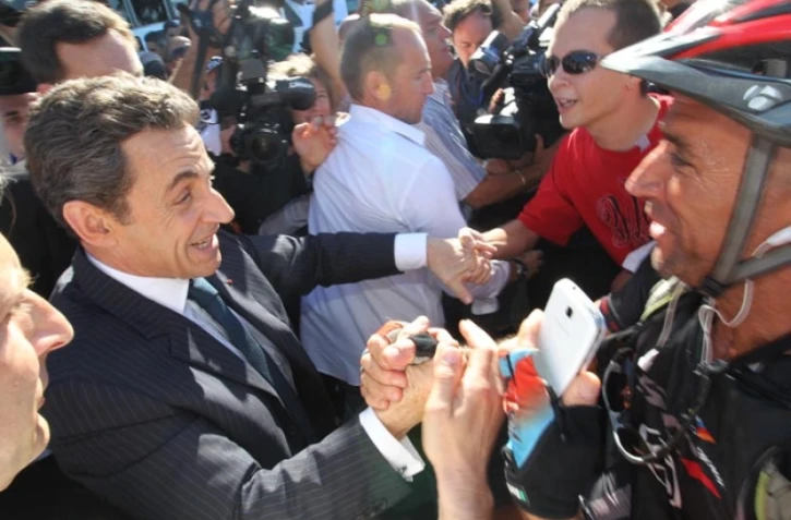 Mercredi 5 Avril 2012
Insultes à l'arrivée de Nicolas Sarkozy à la Réunion