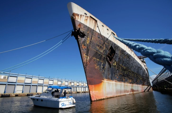 Le paquebot United States amarré à un quai au port de  Philadelphie, le 10 octobre 2015