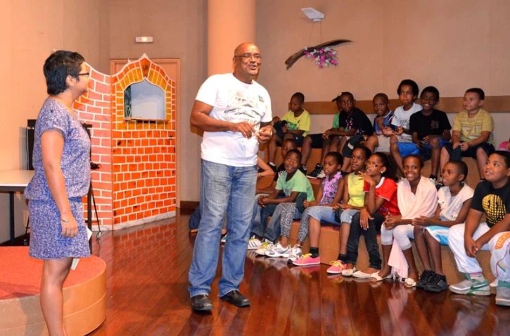 Vendredi 27 avril 2012 - Opération "1 enfant, 1 livre" (Photo D.R)