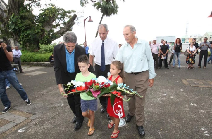 Mardi 1er mai 2012 - Saint-André - le Front national dépose une gerbe en mémoire de Jeanne d'Arc