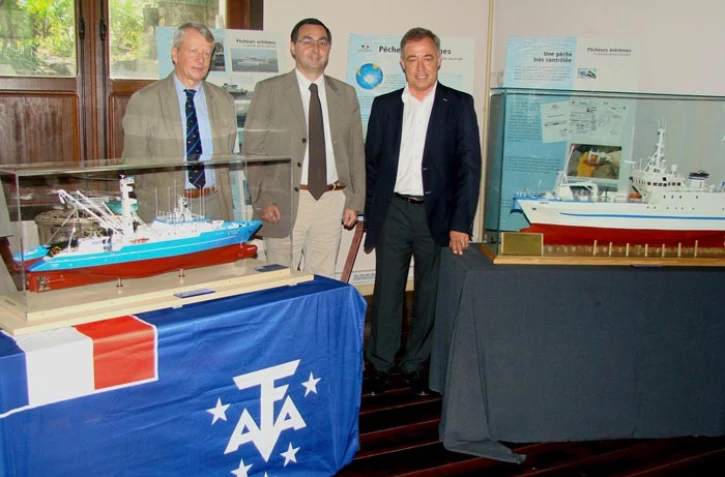 Mercredi 2 mai 2012 - Conférence de presse des Taaf, des armements et des scientifiques (crédit photo Taaf)